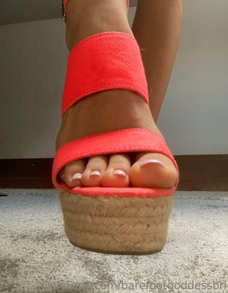 Barefootgoddessbri
