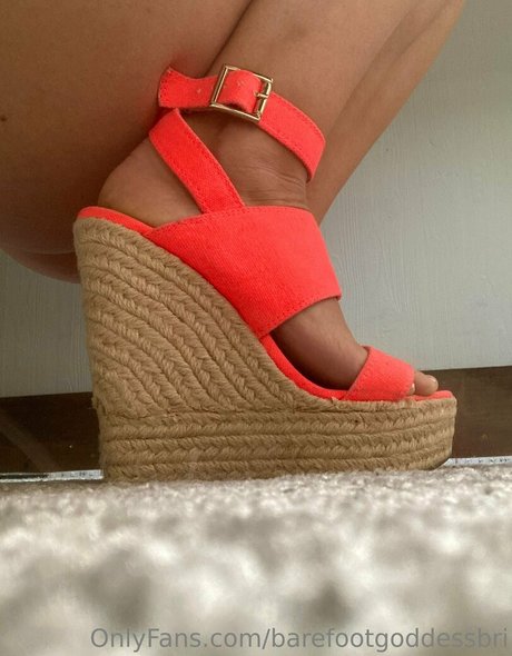 Barefootgoddessbri