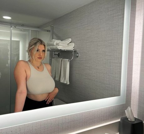 Nahá fotka uniklých OnlyFans od Anabel Kloe Lamarche