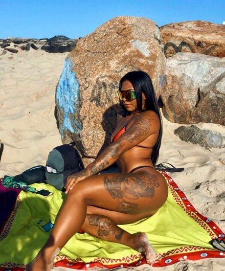 Alaston vuotanut OnlyFans-kuva Beaweed
