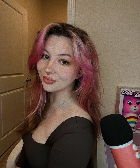 Alasti lekkinud OnlyFans-i pilt Kendi Ken Asmr