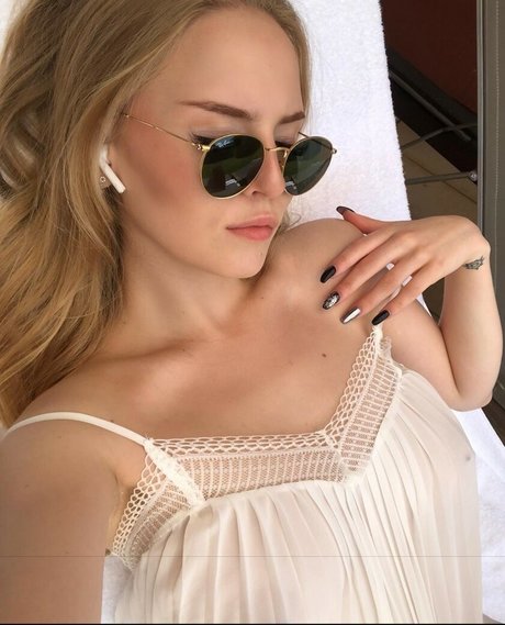 Foto di nudo di fuga di OnlyFans di Oksana Neveselaya