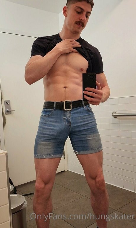 Photo nue de fuite OnlyFans de Hungskater