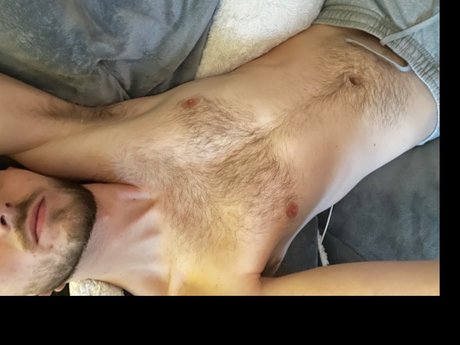 Naken läckt OnlyFans-bild av Notyouraveragegymbro