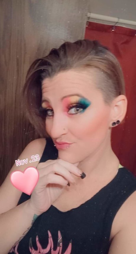Naken läckt OnlyFans-bild av Amy