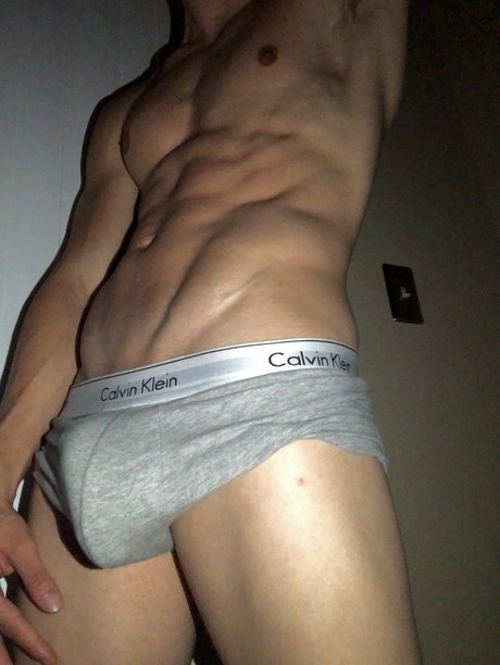 Alaston vuotanut OnlyFans-kuva Allamericanboy