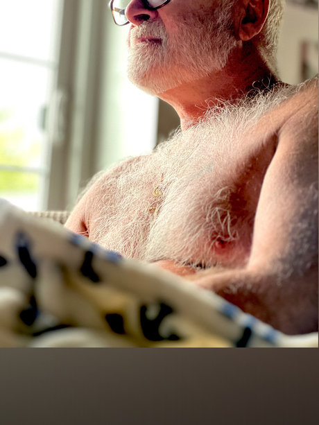 Naken läckt OnlyFans-bild av Daddy Son Only