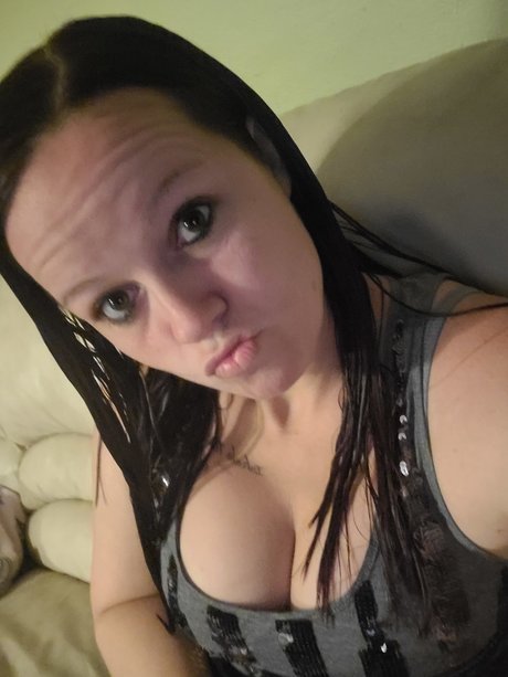 Naken läckt OnlyFans-bild av New Start