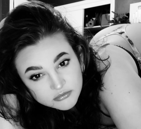 Nøgent lækket OnlyFans-billede af Erin 