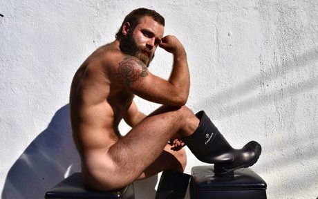 Alaston vuotanut OnlyFans-kuva Baby Bear Muscles