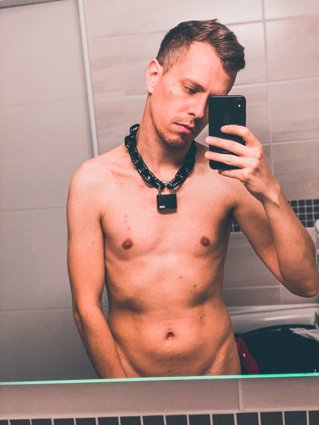 Naken läckt OnlyFans-bild av Skylar The Cute Puppy