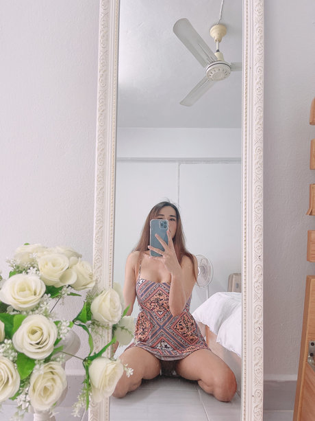 Alaston vuotanut OnlyFans-kuva Pariyapitch Hemsantiah