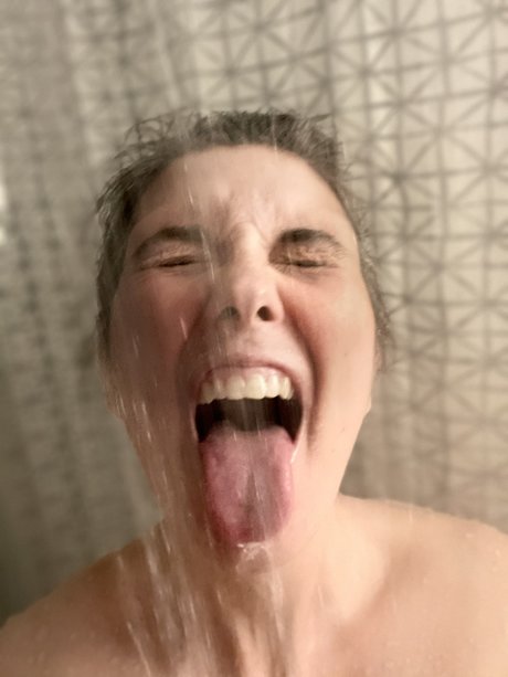 Обнаженная фотография утечки OnlyFans от Cecelia