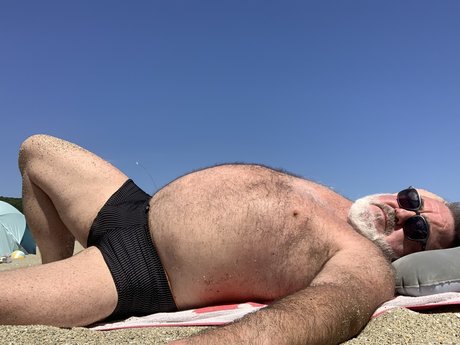 Обнаженная фотография утечки OnlyFans от Silver Bear