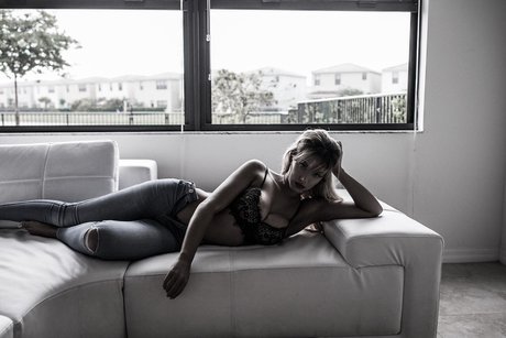 Naken läckt OnlyFans-bild av Zoey