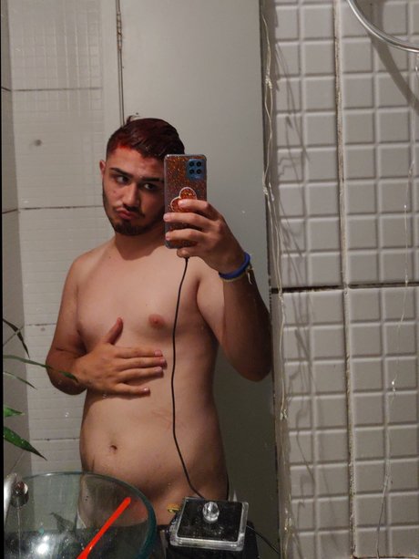 Naken läckt OnlyFans-bild av Enzinho