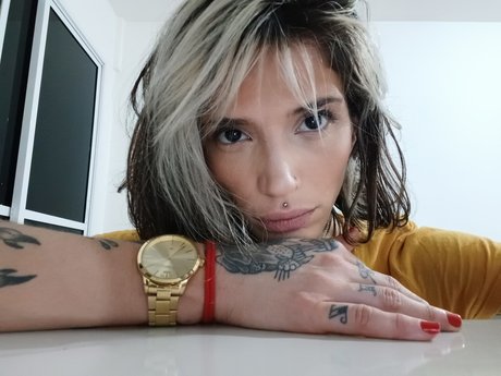 Naken läckt OnlyFans-bild av Kma