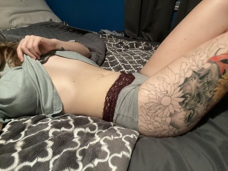 Alaston vuotanut OnlyFans-kuva Abby Black 