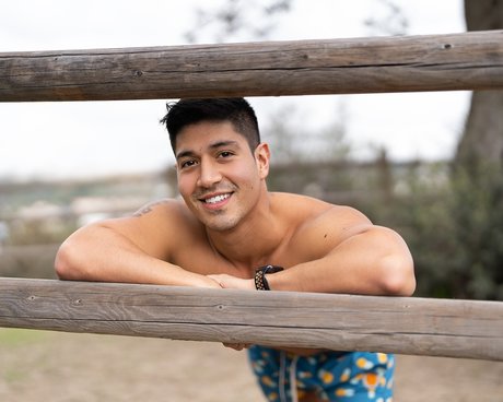 Naken läckt OnlyFans-bild av Paco Colombiano Top 12