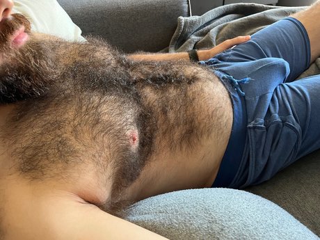Naken läckt OnlyFans-bild av Hairy Bush Bro