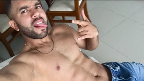 Naken läckt OnlyFans-bild av Jorge Molotov