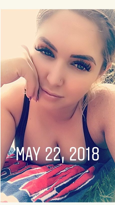 Naken läckt OnlyFans-bild av Ashley Grey