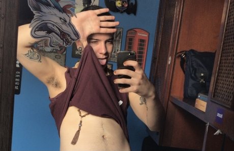 Naken läckt OnlyFans-bild av Yuki Ashmedai