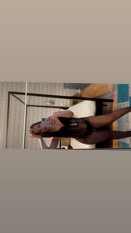 Naken läckt OnlyFans-bild av Alba Brunette For Vip