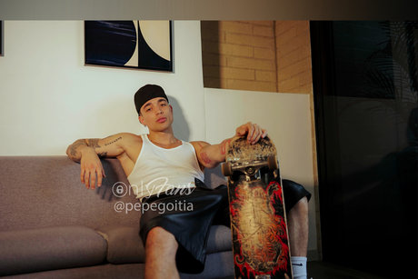Naakte gelekte OnlyFans-foto van Pepe Goitia