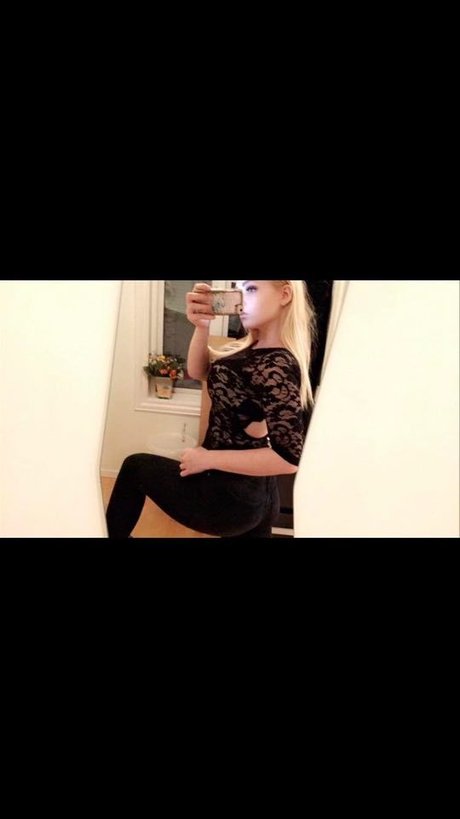 Naken läckt OnlyFans-bild av Peneirene