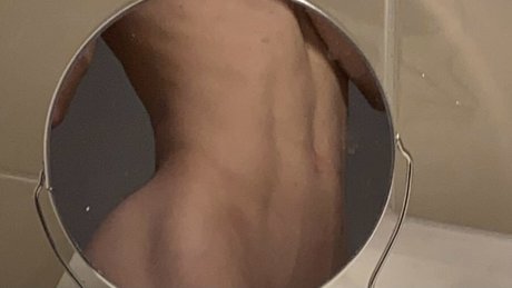Naken läckt OnlyFans-bild av Daega