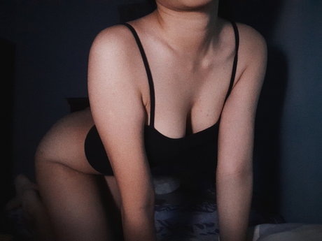Naken läckt OnlyFans-bild av Popos