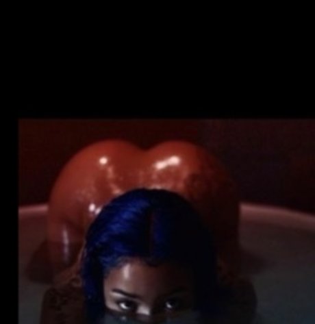 Naken läckt OnlyFans-bild av Azariyah