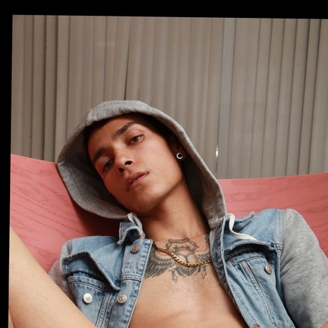 Naakte gelekte OnlyFans-foto van Pocholitotamayo