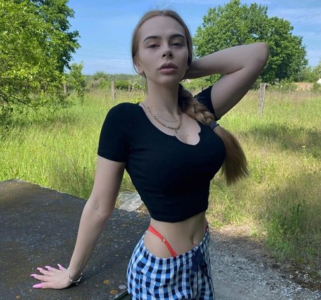 Naken lekkede OnlyFans-bilde av Mihalina Novakovskaya
