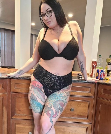 Hot4holly