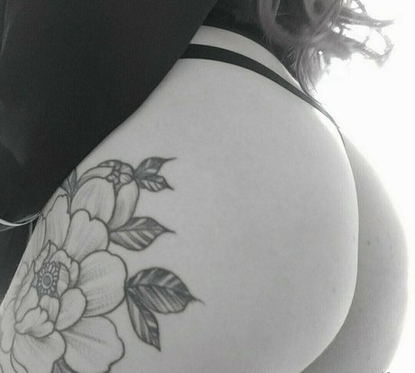Обнаженная фотография утечки OnlyFans от Happygirlfree