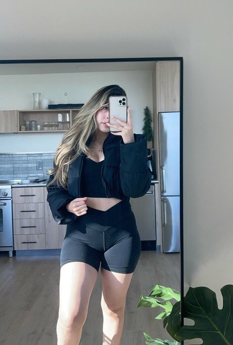 Alaston vuotanut OnlyFans-kuva Emmamarie Gomez