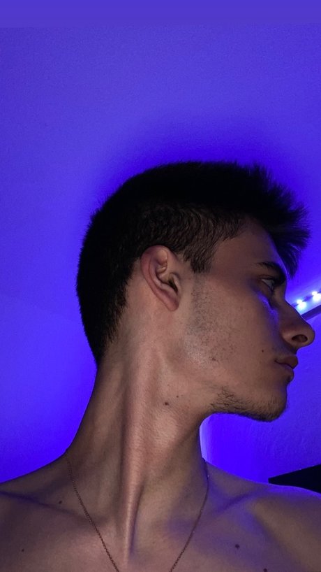 Naken läckt OnlyFans-bild av Dacian