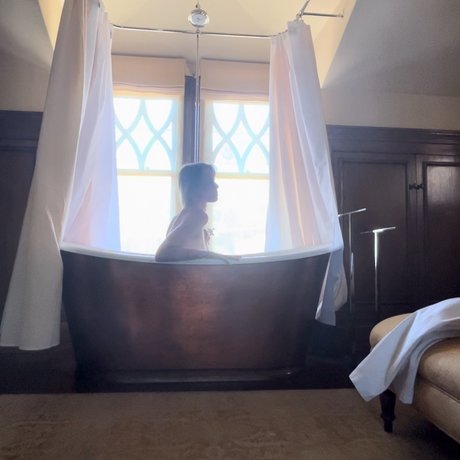 Naken läckt OnlyFans-bild av Chiaracalifornia