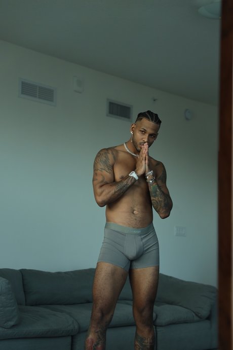 Foto nua vazada do OnlyFans de Prince