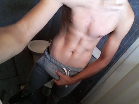 Обнаженная фотография утечки OnlyFans от Derwinnaughty