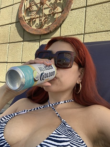 Naken läckt OnlyFans-bild av Mj