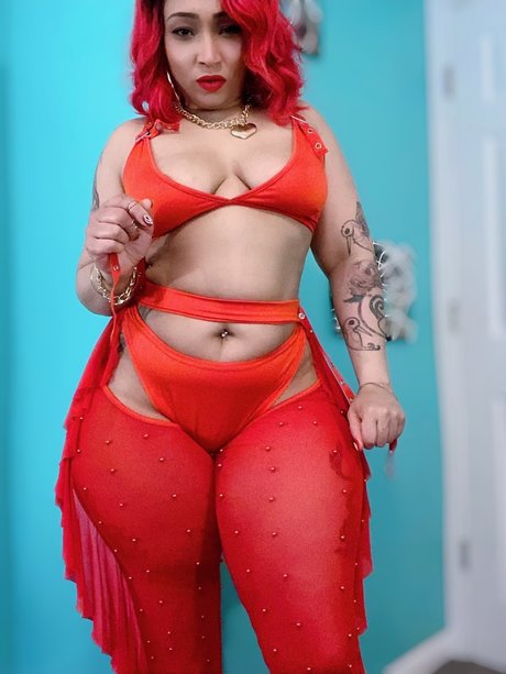 Naken läckt OnlyFans-bild av Queen Baddie Babe