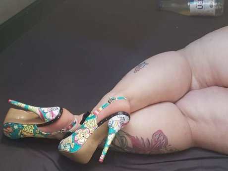 Alaston vuotanut OnlyFans-kuva Queen Of Pain