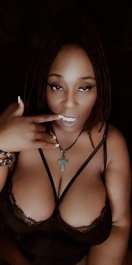 Naken läckt OnlyFans-bild av Queen The Tease