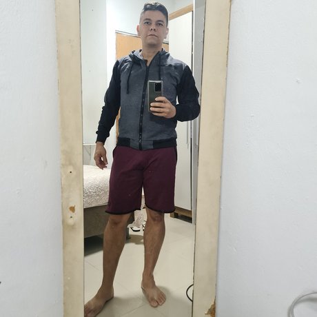 Naken läckt OnlyFans-bild av Roger Silva