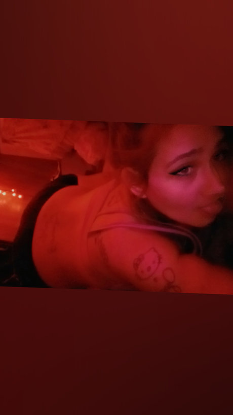 Naken läckt OnlyFans-bild av Juicytits34