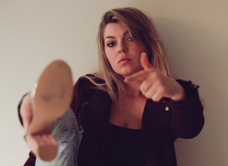 Naken läckt OnlyFans-bild av Equestrian Queen Sasja Luna 