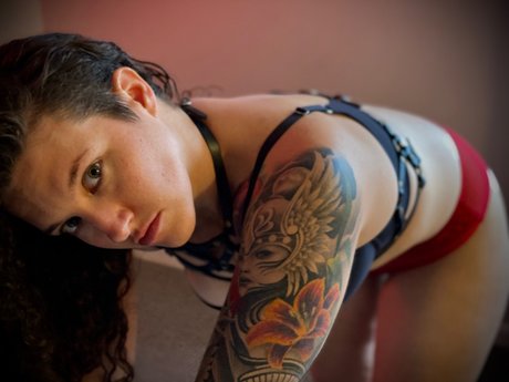 Queen Rose  11 Video Calls Ampamp Sexting